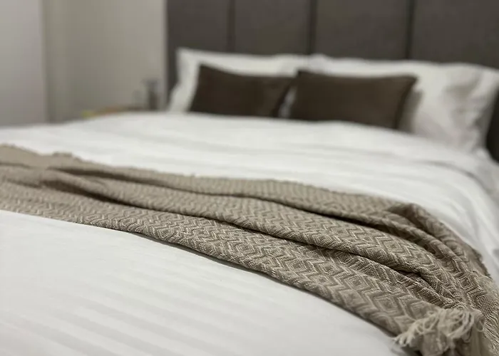 R&E Apartment